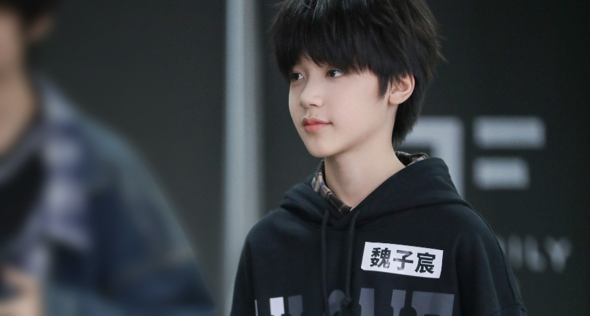 男團練習生驚傳遭校園霸凌！TFBOYS師弟「被同學強壓跪地」媽否認：只是玩鬧